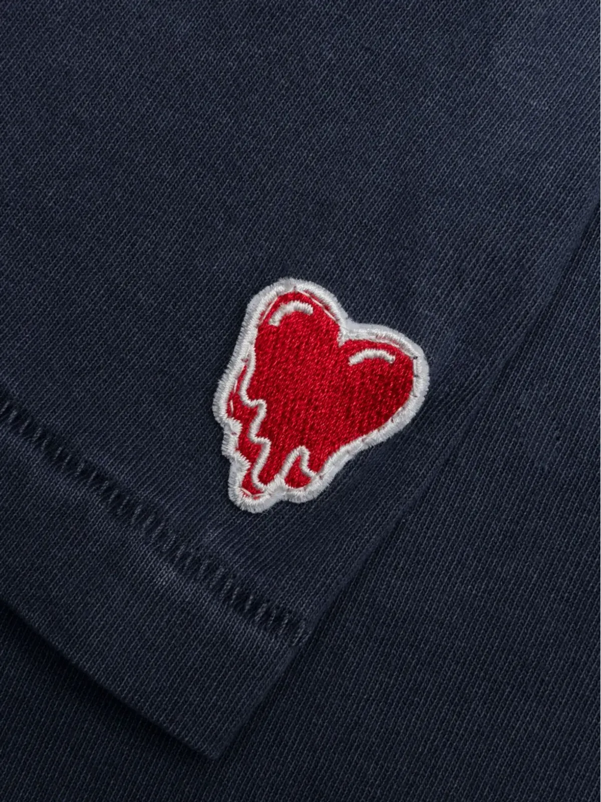 Emotionally Unavailable メルティングハート ロゴ Tシャツ - 画像3