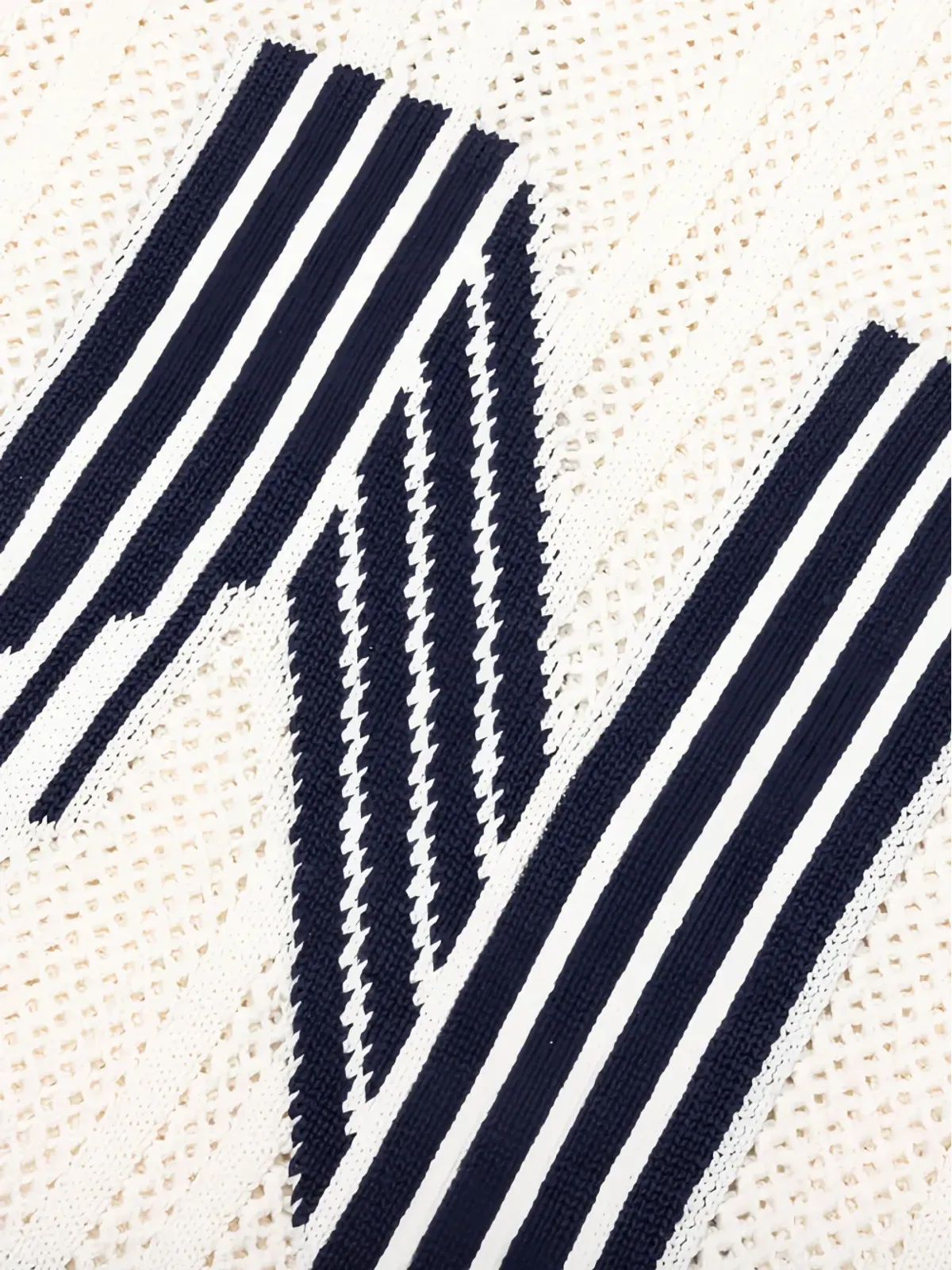 Nahmias VネックニットTシャツ - 画像4
