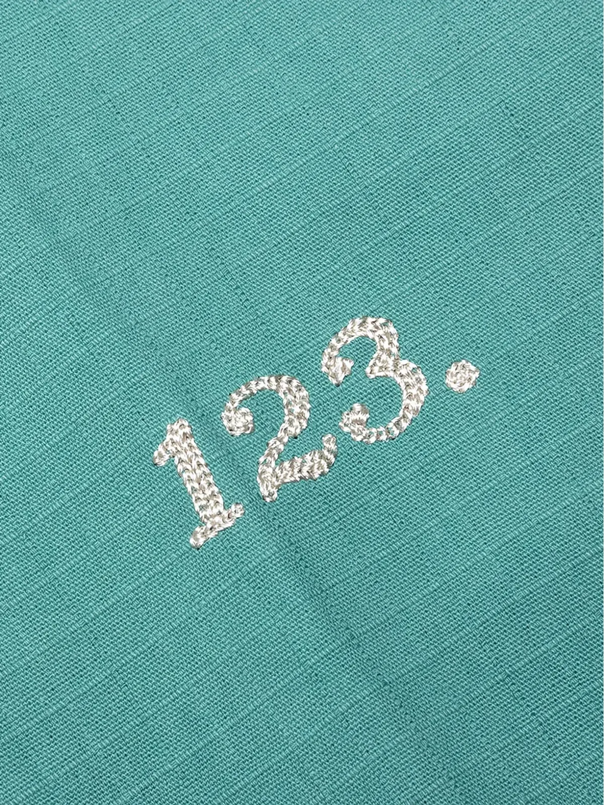 Advisory Board Crystals スタジオワーク アパタイト刺繍ナンバー ドローストリング トラウザー（ブルー） - 画像4