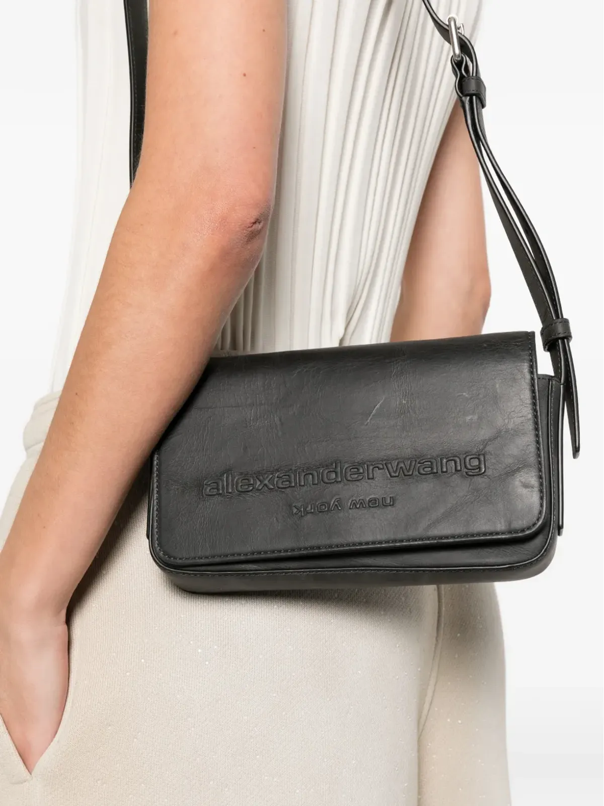 Alexander Wang 小さめフラップレザー クロスボディバッグ - 画像2