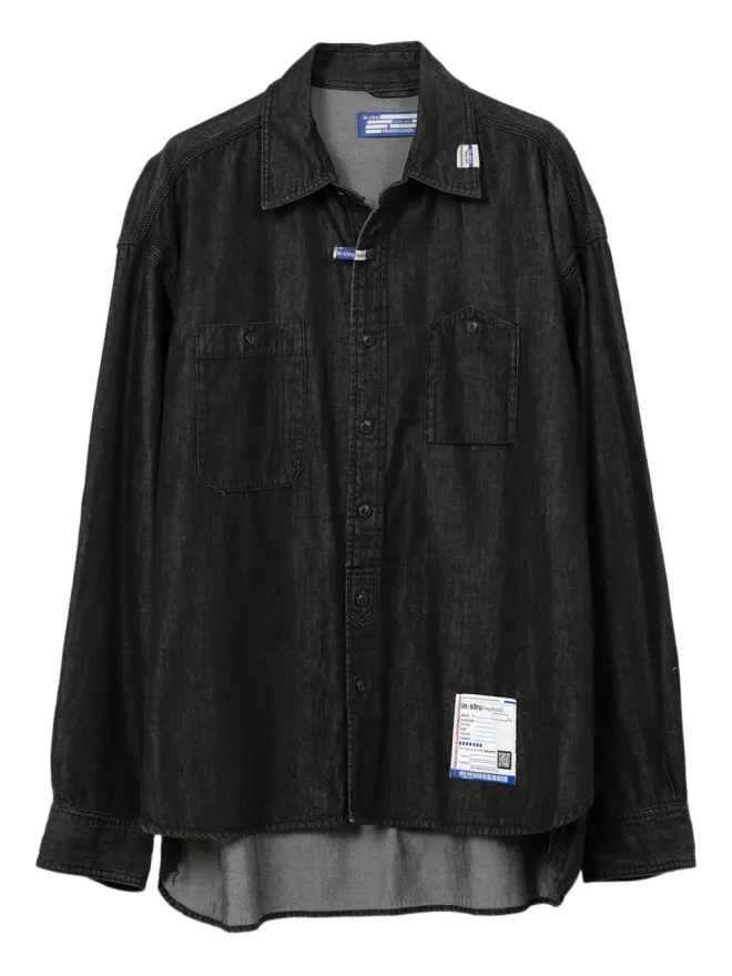 in･stru(men-tal). in･stru(men-tal). ロゴパッチ デニムシャツの商品画像