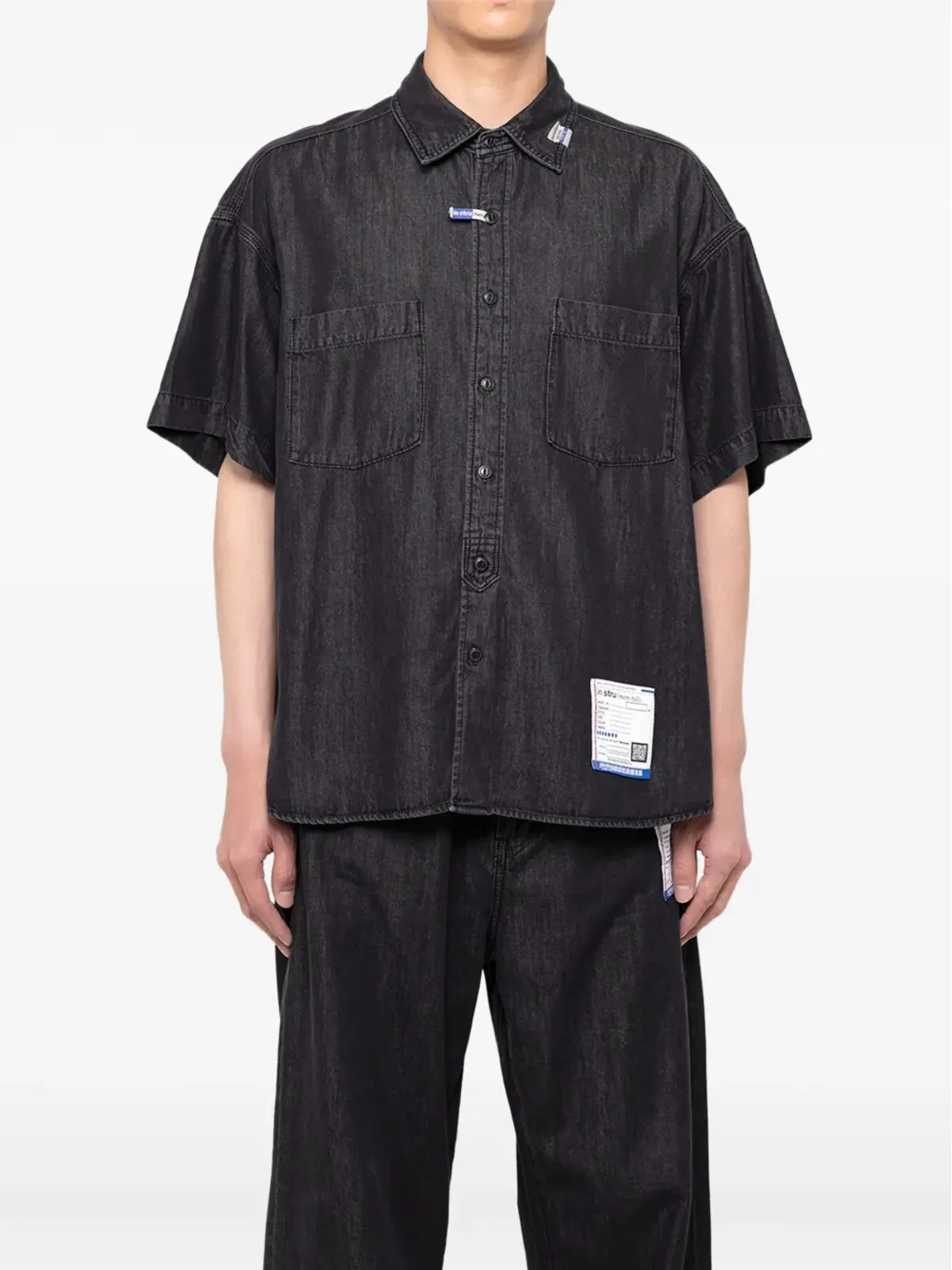 in･stru(men-tal). パッチポケット付きデニムシャツ - ブラック - 画像2