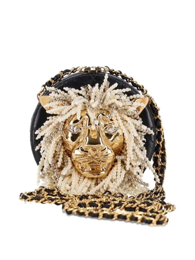 CHANEL Pre-Owned CHANEL ビンテージ 2024 ライオンヘッドの装飾をあしらったクロスボディクラッチ - ブラックの商品画像