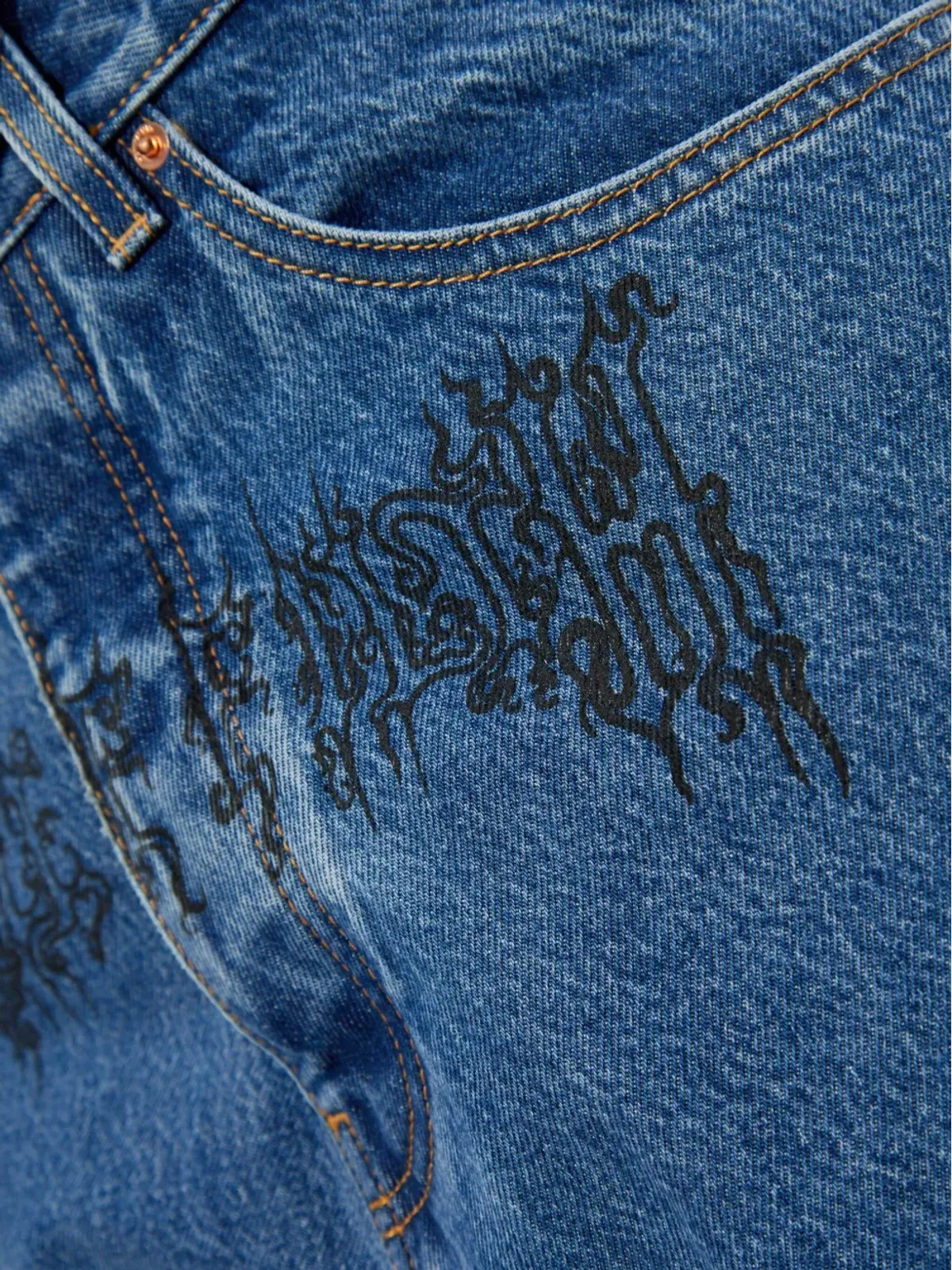 VETEMENTS グラフィックプリントジーンズ - 画像2