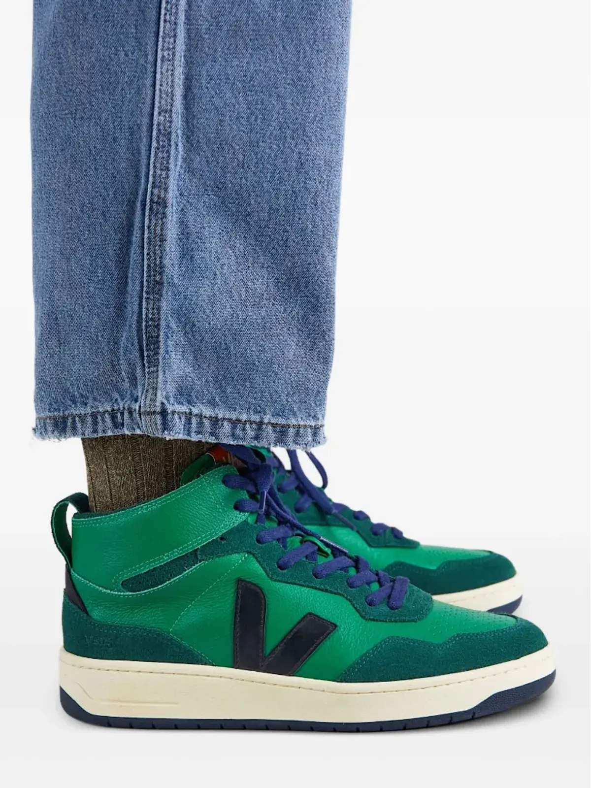 VEJA V-95 V-logo ハイトップトレーナー - 画像4