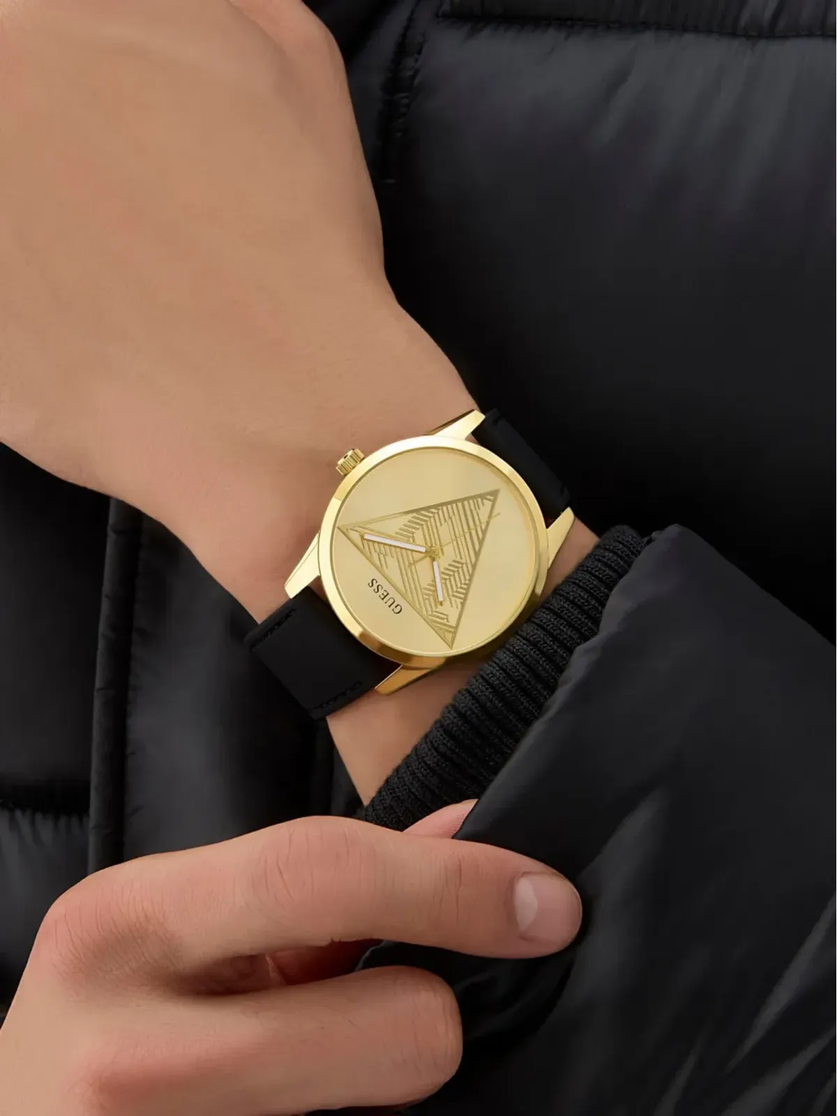 GUESS USA 三角ロゴ ゴールド腕時計 - 画像5