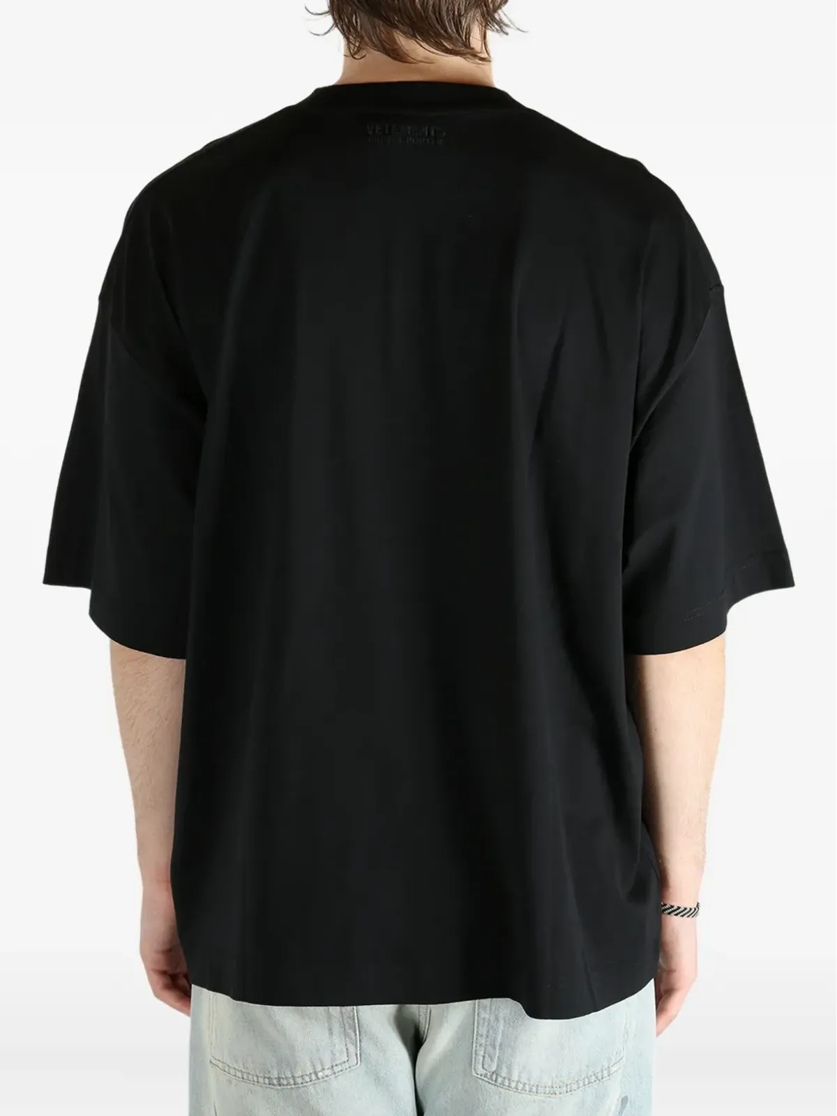 VETEMENTS ロゴプリントTシャツ（ブラック） - 画像4