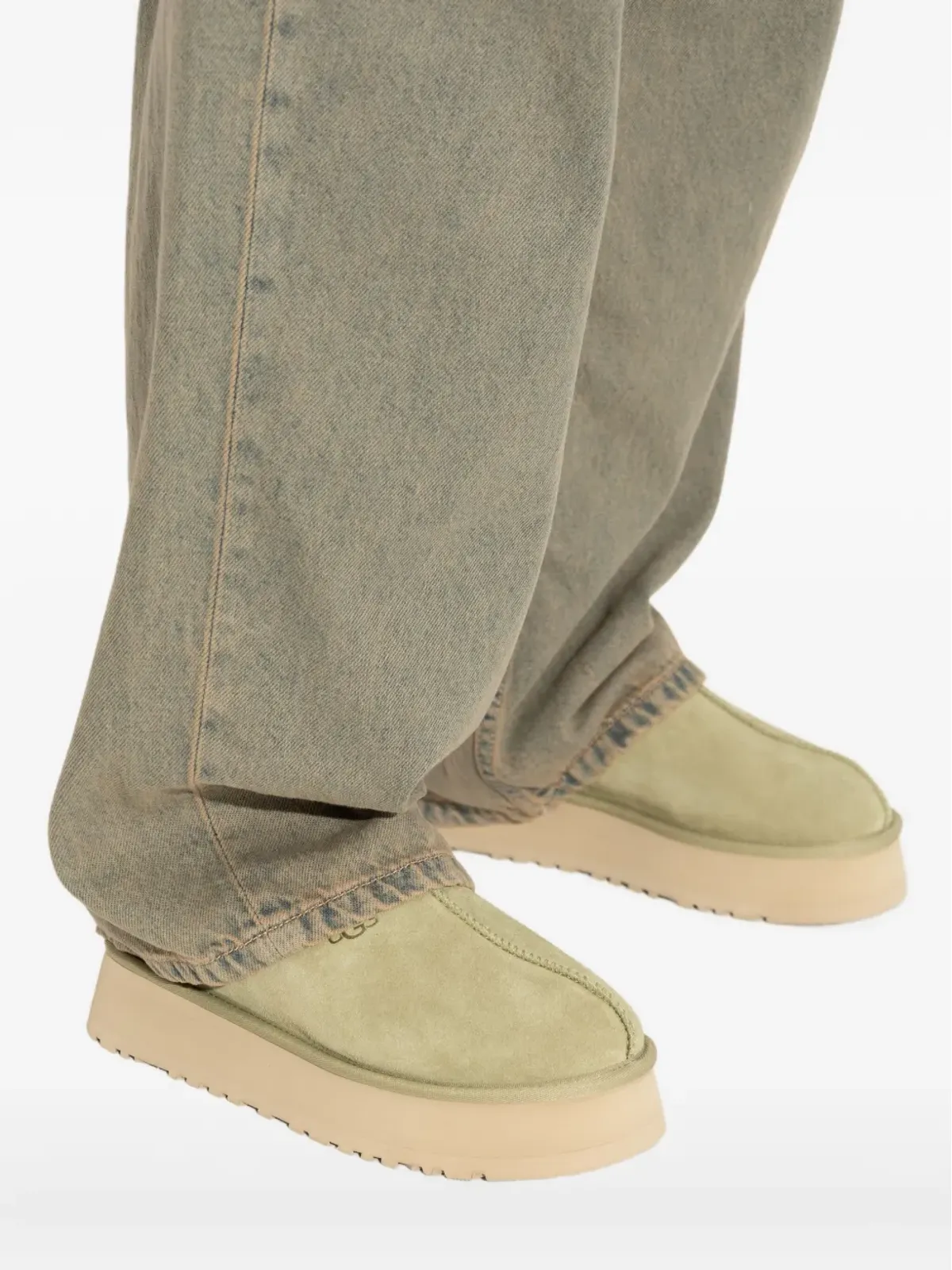 UGG Tazz II プラットフォームスウェードスリッパ グリーン - 画像5