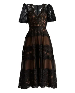 Tadashi Shoji Belline パフスリーブ刺繍ドレス - サムネイル1