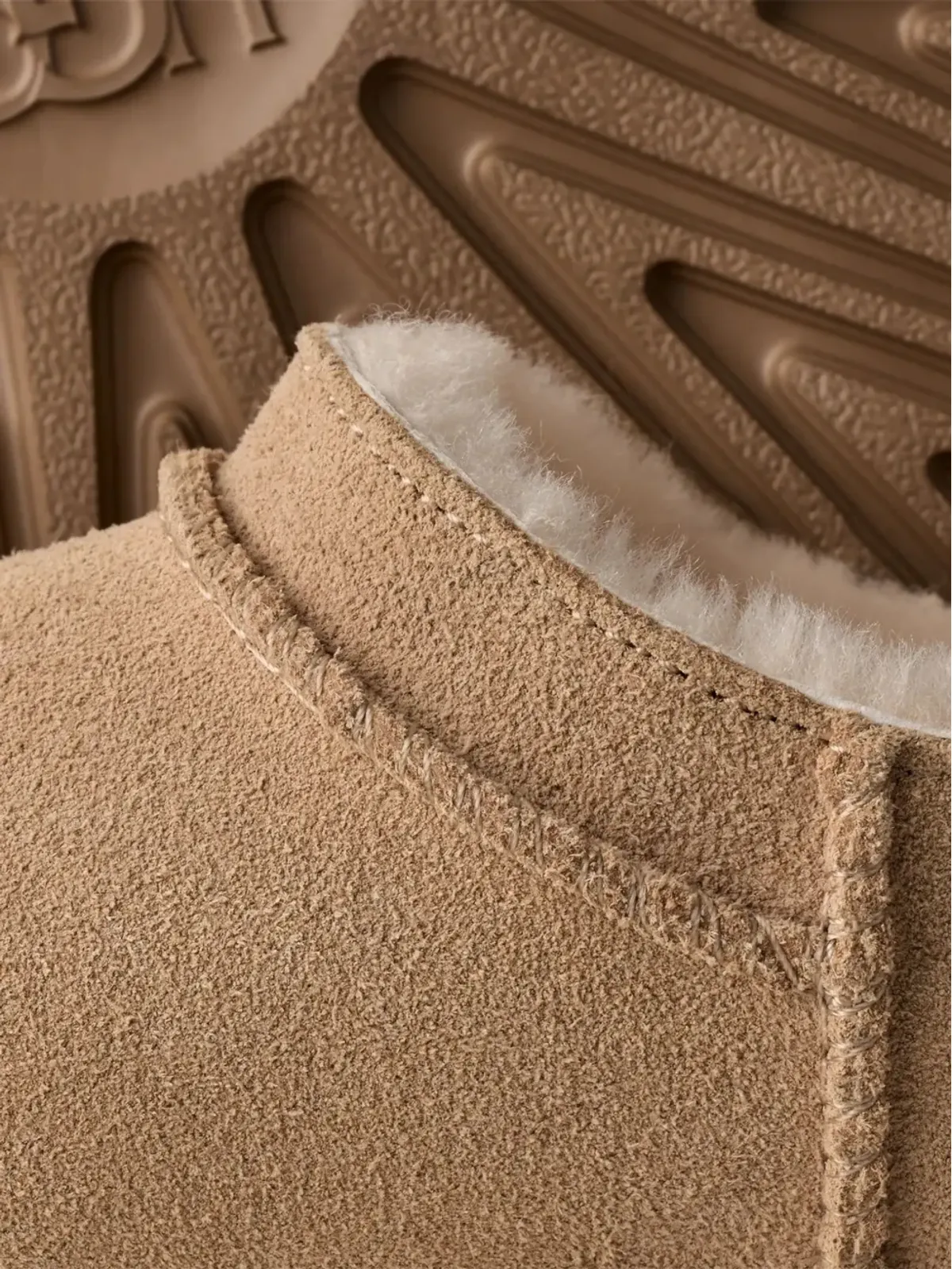 UGG Kids Classic Micro suede slippers - Brown - 画像4