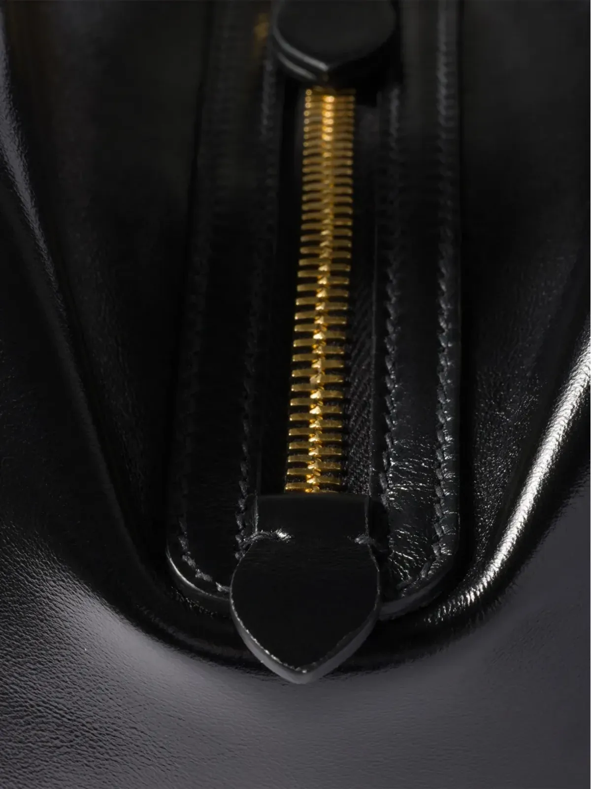Miu Miu レザー ジップド ショルダーバッグ - 画像4