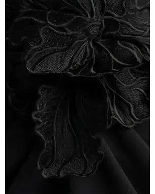 Tadashi Shoji 花刺繍入りVネックのイブニングドレス - サムネイル5