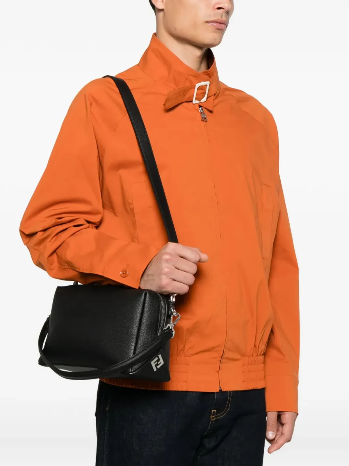 FENDI ルイ ロゴプレート レザー ショルダーバッグ - 画像2