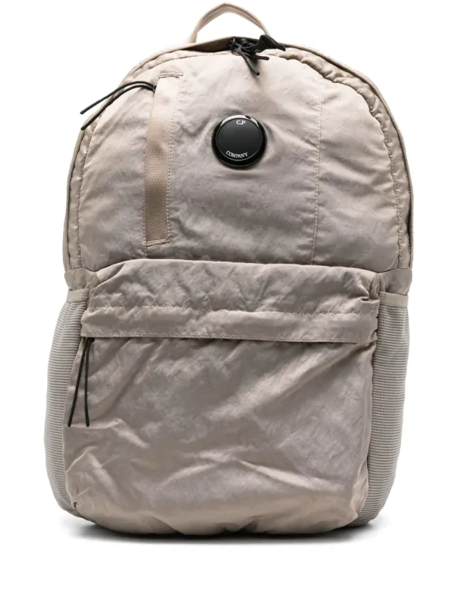 C.P. Company C.P. Company レンズディテールのトップハンドルバックパックの商品画像