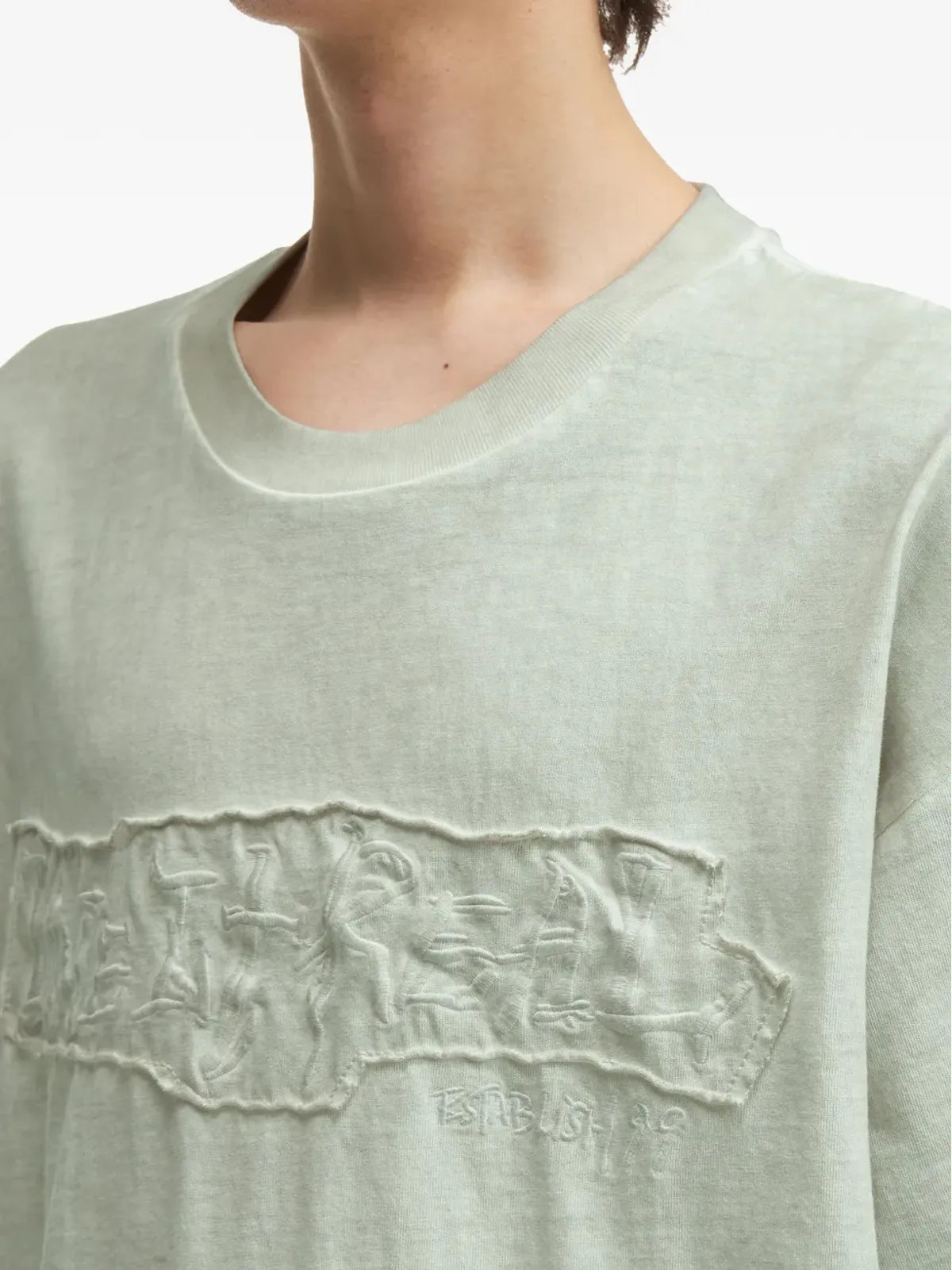 izzue エンボス ロゴ Tシャツ グリーン - 画像5