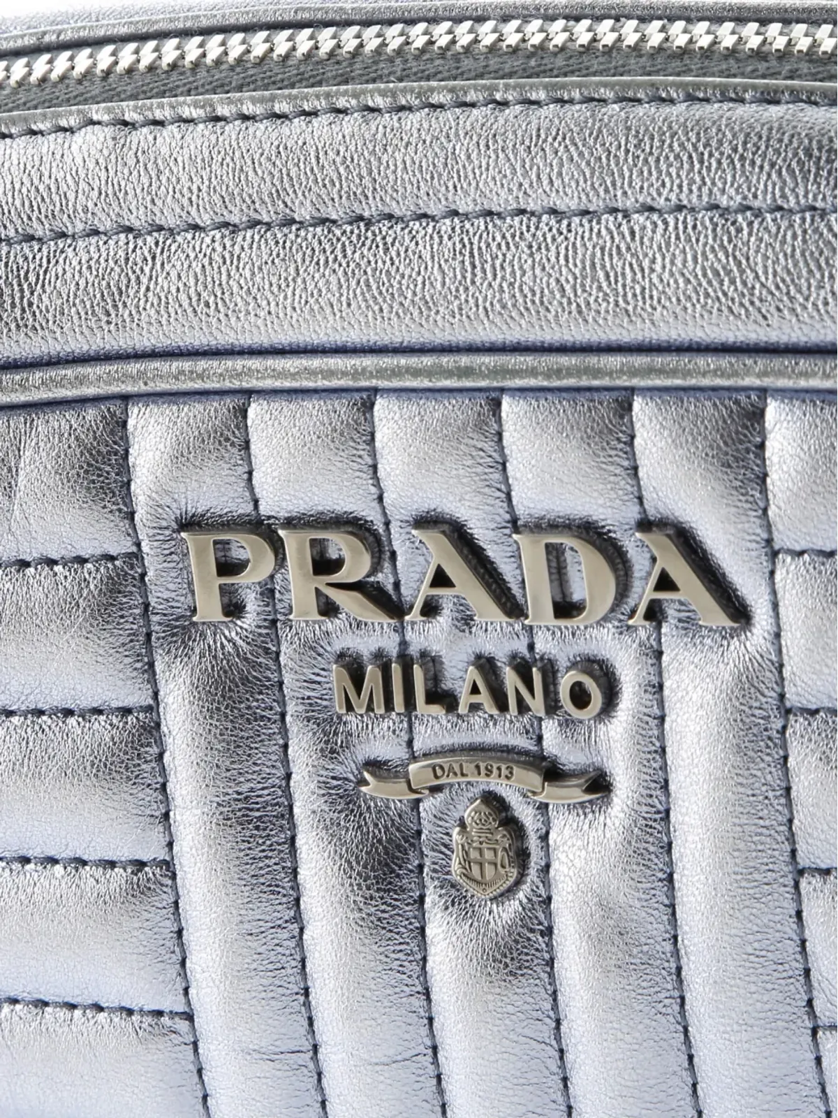 Prada ビンテージ Diagramme キルティングレザー カメラバッグ スモール クロスボディ ブルー - 画像5