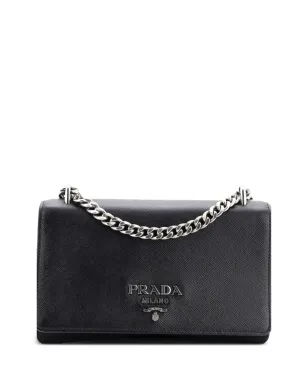 Prada ビンテージ チェーンフラップ クロスボディバッグ テセート生地とサフィアーノレザー ミディアム ショルダーバッグ - ブラック - サムネイル1