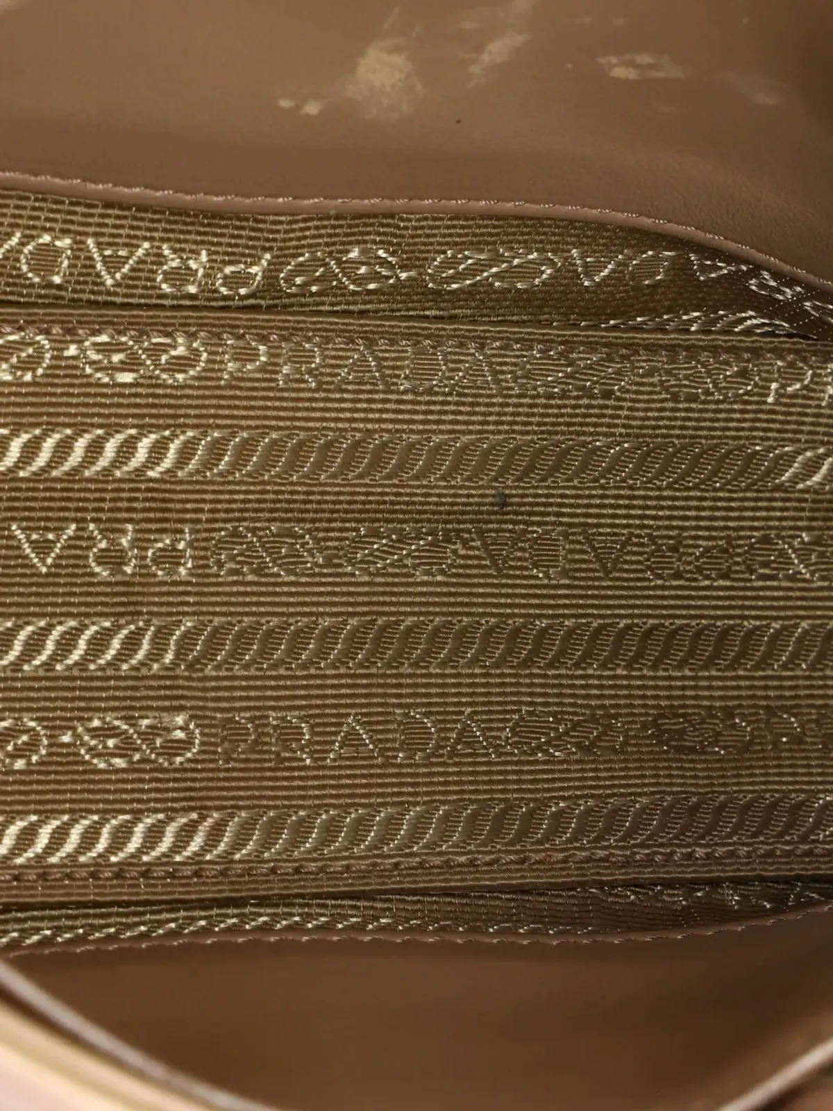 Prada ビンテージ Curved Flap Chain Diagramme Quilted Leather ミニショルダーバッグ - ピンク - 画像5