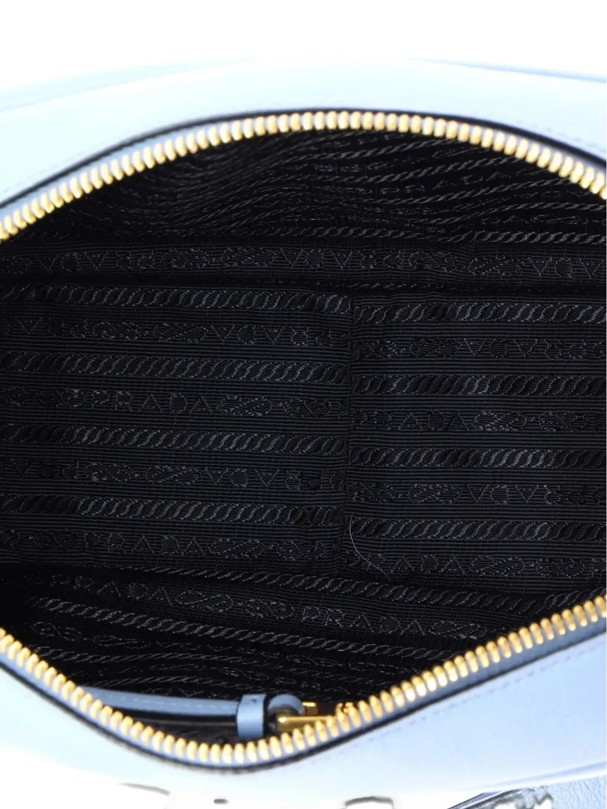 Prada ビンテージ ロゴ カメラバッグ エンボスレザー 小型 クロスボディ バッグ - ブルー - 画像5