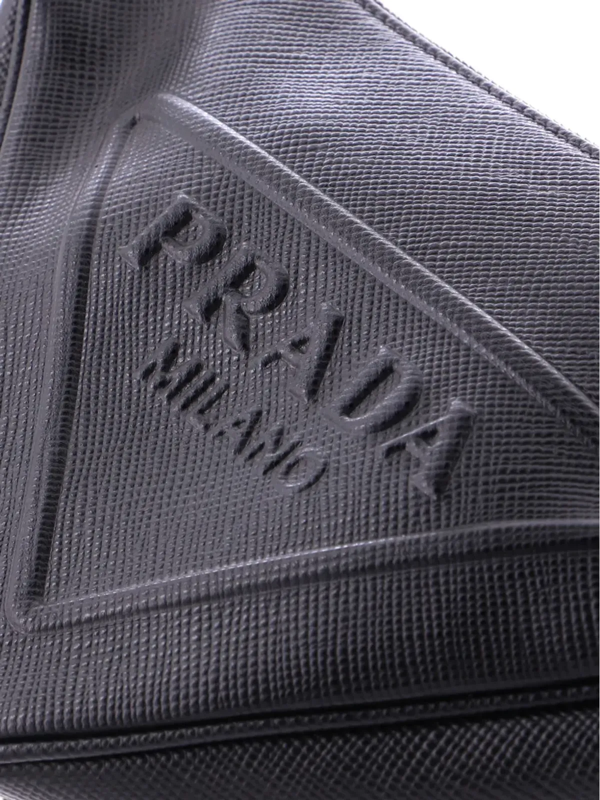 Prada ビンテージ トライアングルロゴ ジップ式 ソフトレザー 小さめ クロスボディ バッグ - ブラック - 画像4