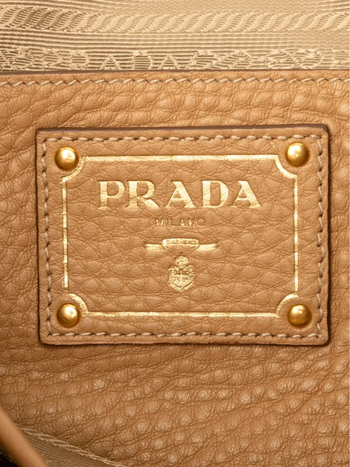 Prada ビンテージ 2000-2025 ヴィテロ ダイノ サイドジップ付き コンバーチブル トートサッチェル - ブラウン - 画像5