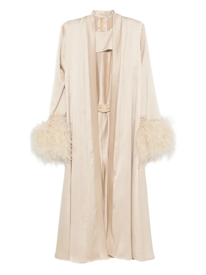 Reem Al Dhaheri Reem Al Dhaheri プリーツドレスとフェザーコートのセットの商品画像