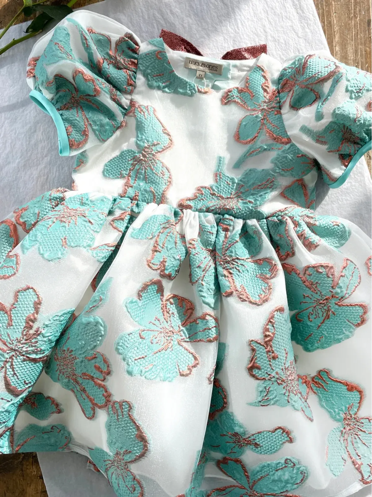 Hucklebones London 花柄ジャカード パフスリーブ ドレス - 画像4