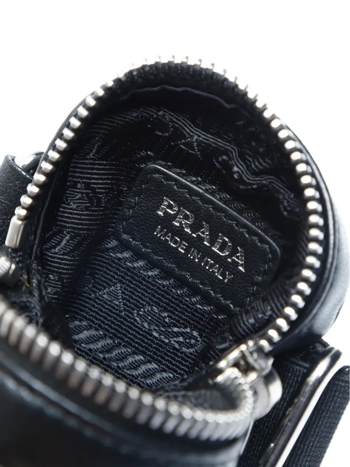 Prada ビンテージ 2020年代 ミニ ロゴプレート ポーチ - ブラック - 画像5
