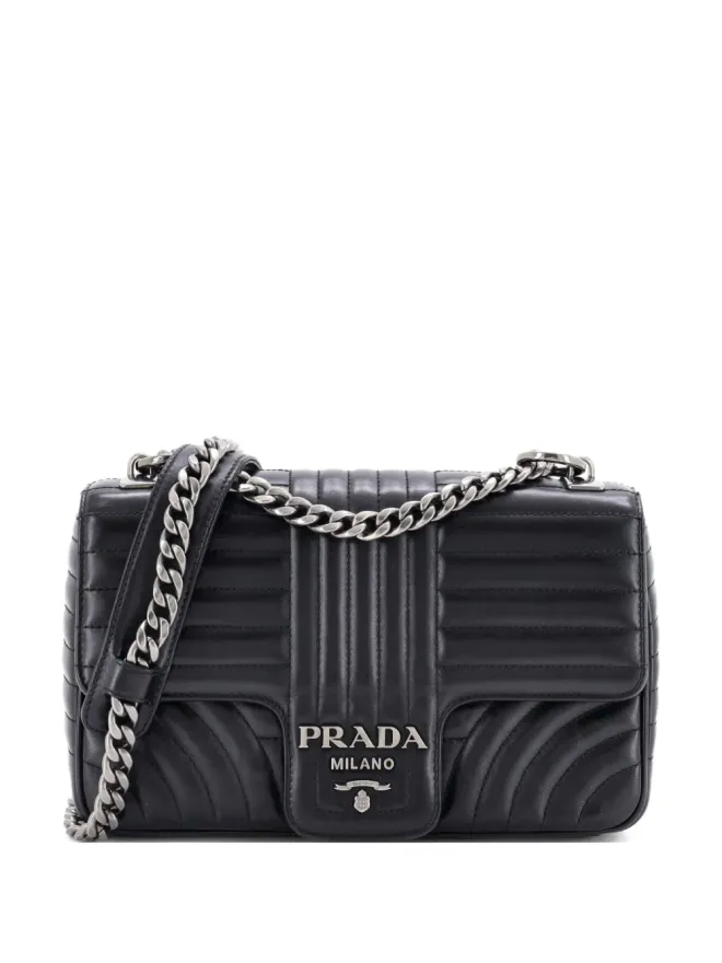 Prada Pre-Owned Prada ビンテージ チェーンフラップショルダーバッグ Diagramme キルテッドレザー ミディアム クロスボディバッグの商品画像