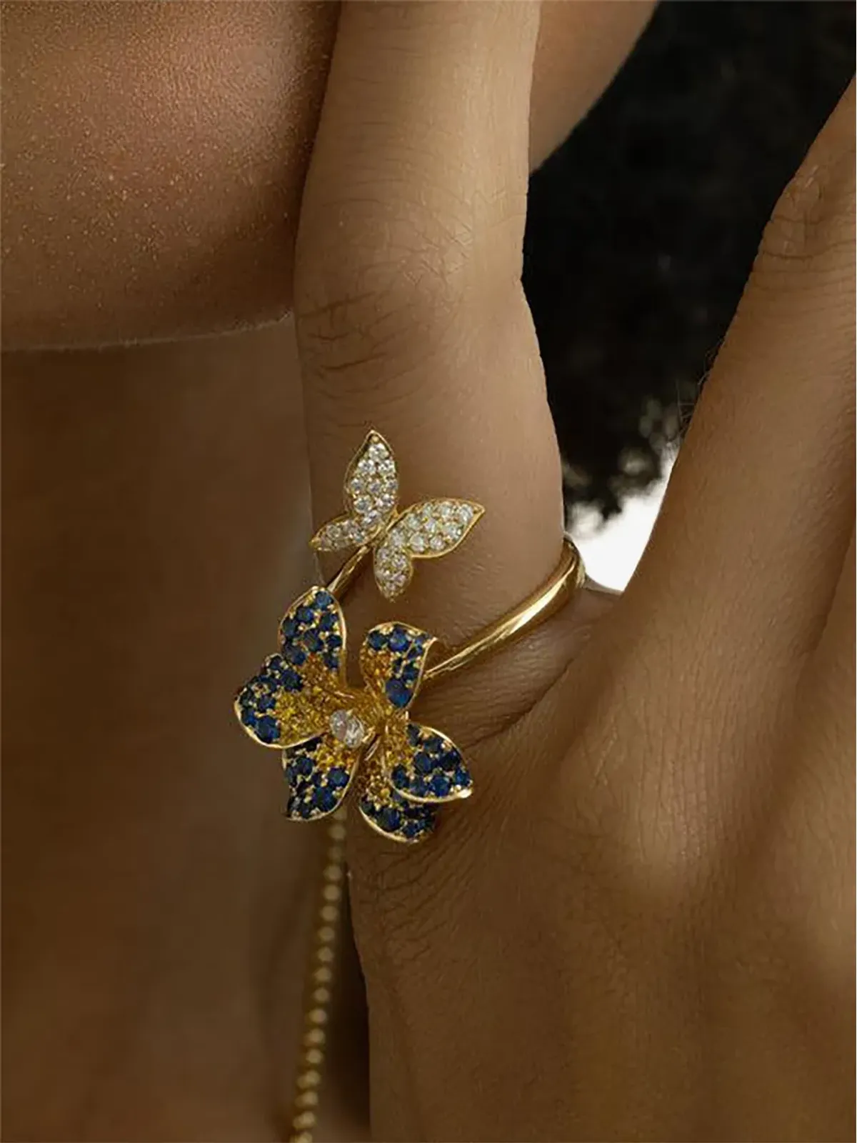 Lisa Nik 18K イエローゴールド バタフライモチーフ サファイア リング - 画像2