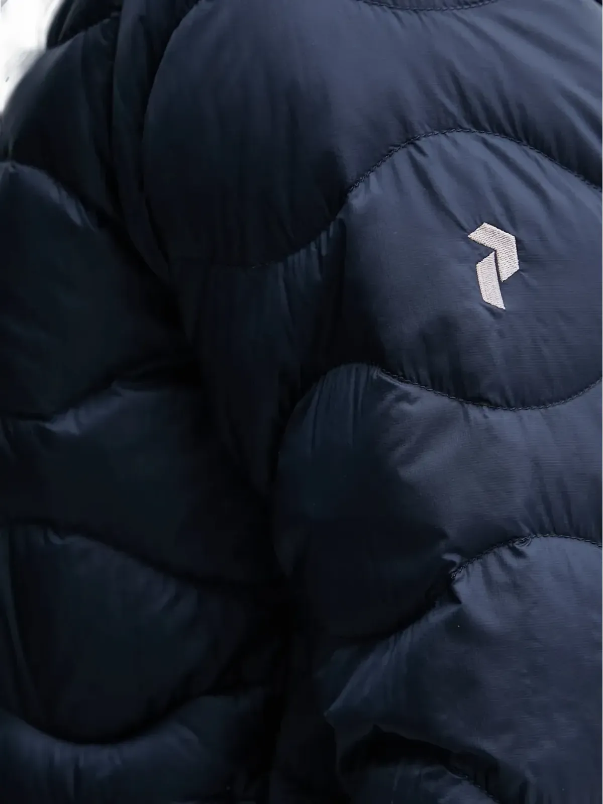 Peak Performance ヘリウム フーデッド パディド ジャケット - 画像5
