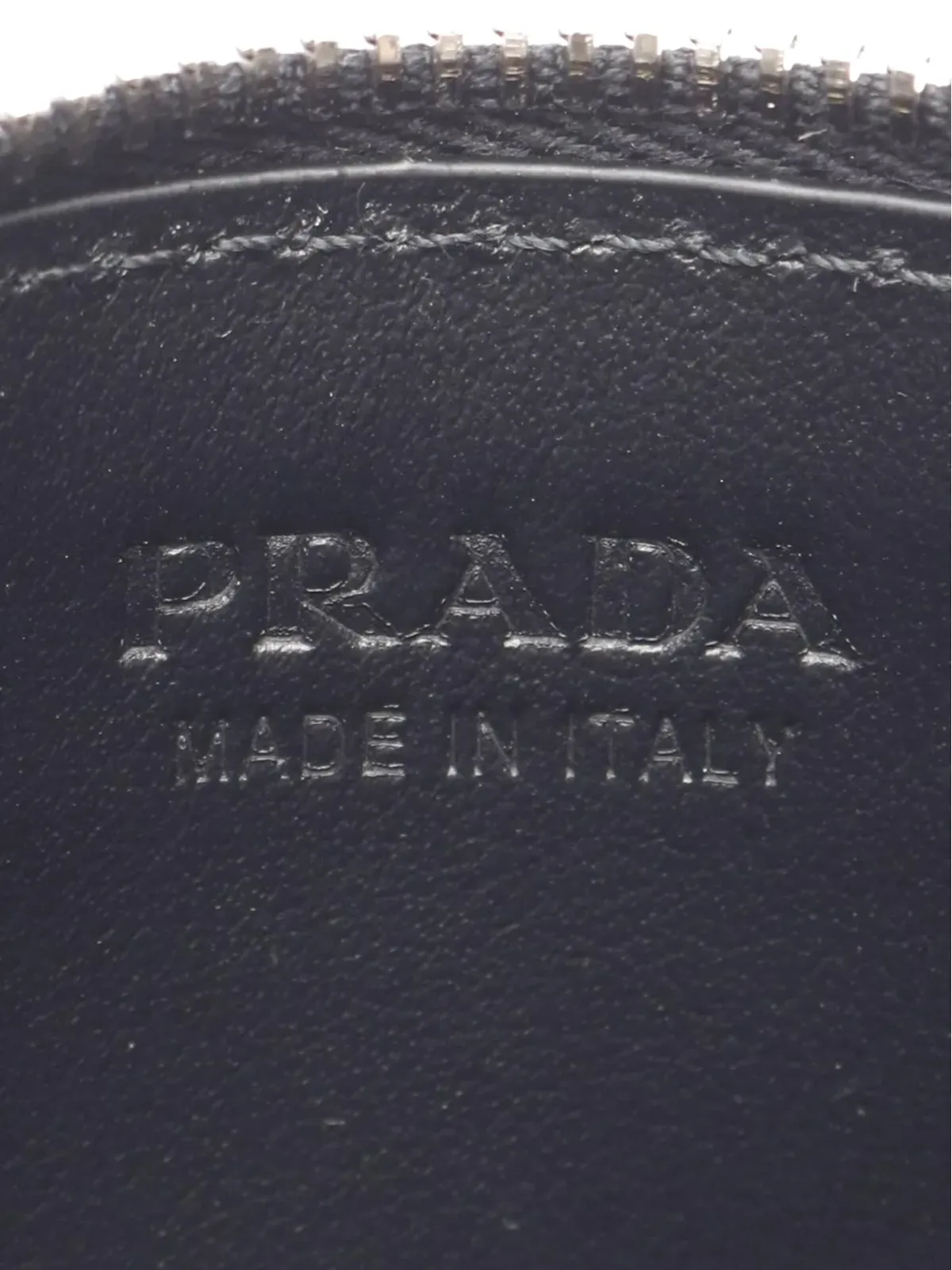 Prada Pre-Owned 2013-2025 サフィアーノ トライアングル ロゴ コインポーチ - ブラック - 画像4