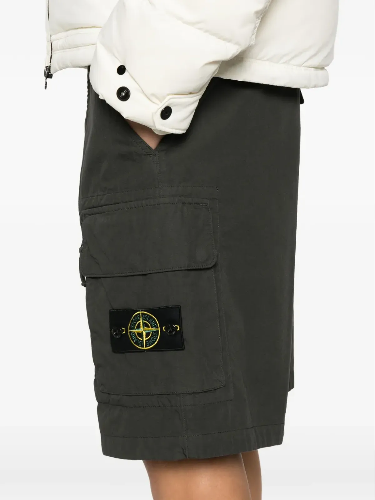 Stone Island カーゴポケット ロゴパッチ ショーツ - 画像5