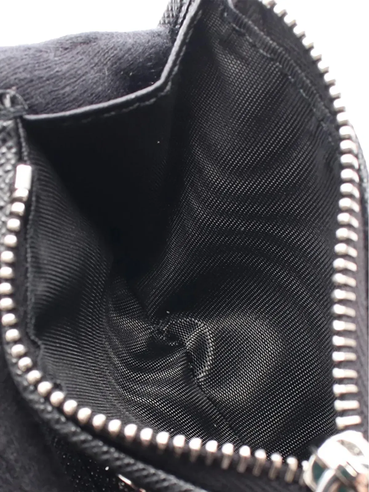 Prada ビンテージ サフィアーノ・トリム テッシート ジップ式二つ折りミニ財布 - ブラック - 画像4