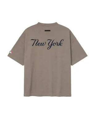 FEAR OF GOD ESSENTIALS x MLB 90年代 Tシャツ - ニュートラル - サムネイル2