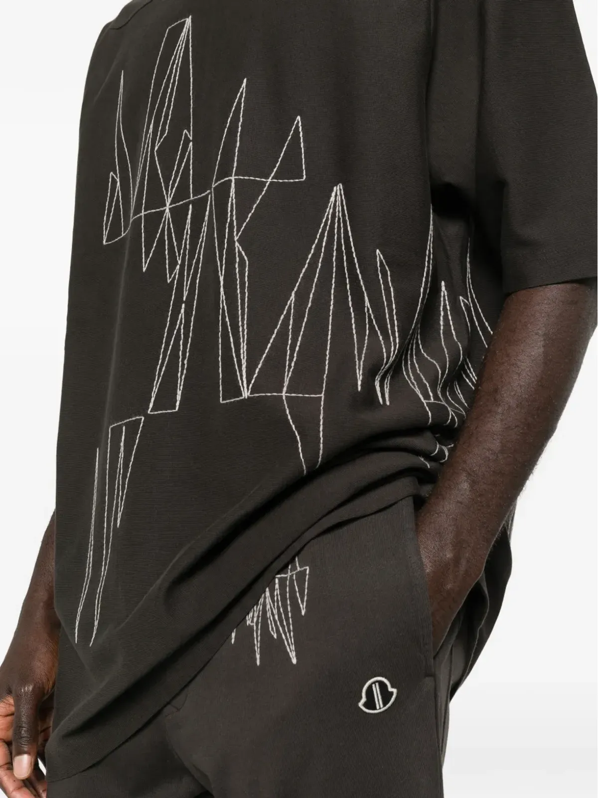 Moncler + Rick Owens ジャンボニット グラフィックTシャツ（ブラウン） - 画像5