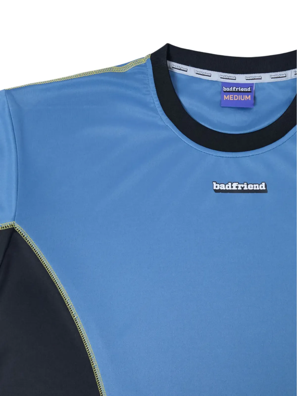 BADFRIEND コントラストパネル ロゴモチーフのTシャツ - 画像2