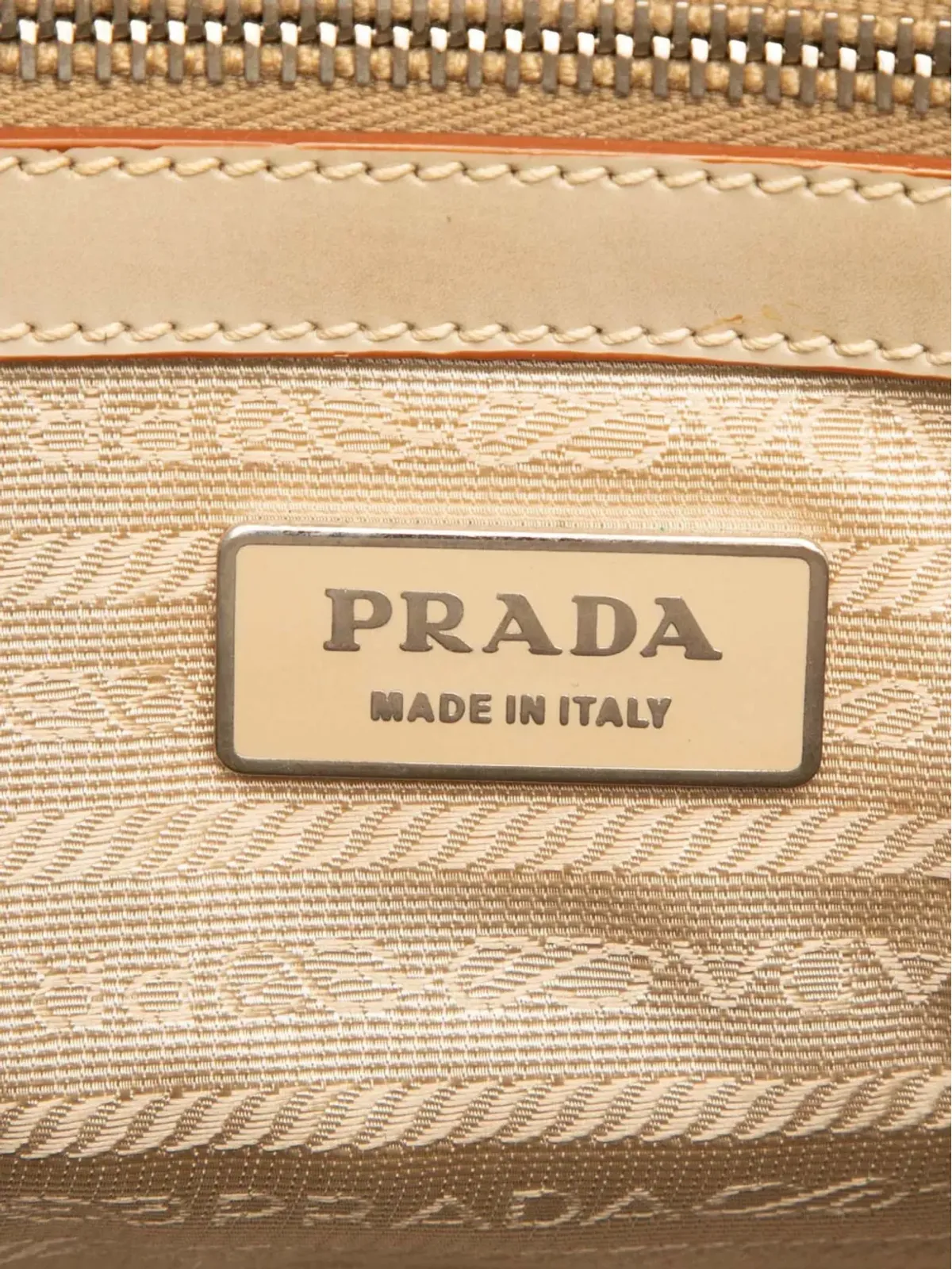 Prada ビンテージ エンボスレザー ハンドバッグ - ブラウン - 画像4