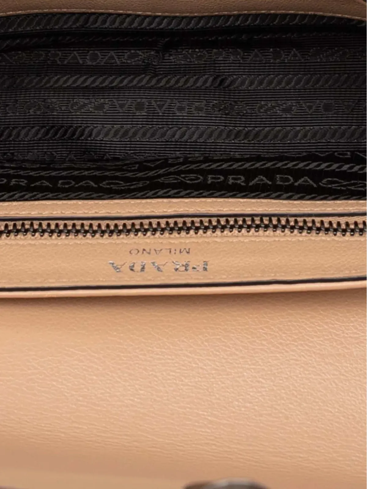 ビンテージ Prada 2000-2025 グラス カーフスキン スタッズ クロスボディバッグ - ブラウン - 画像5