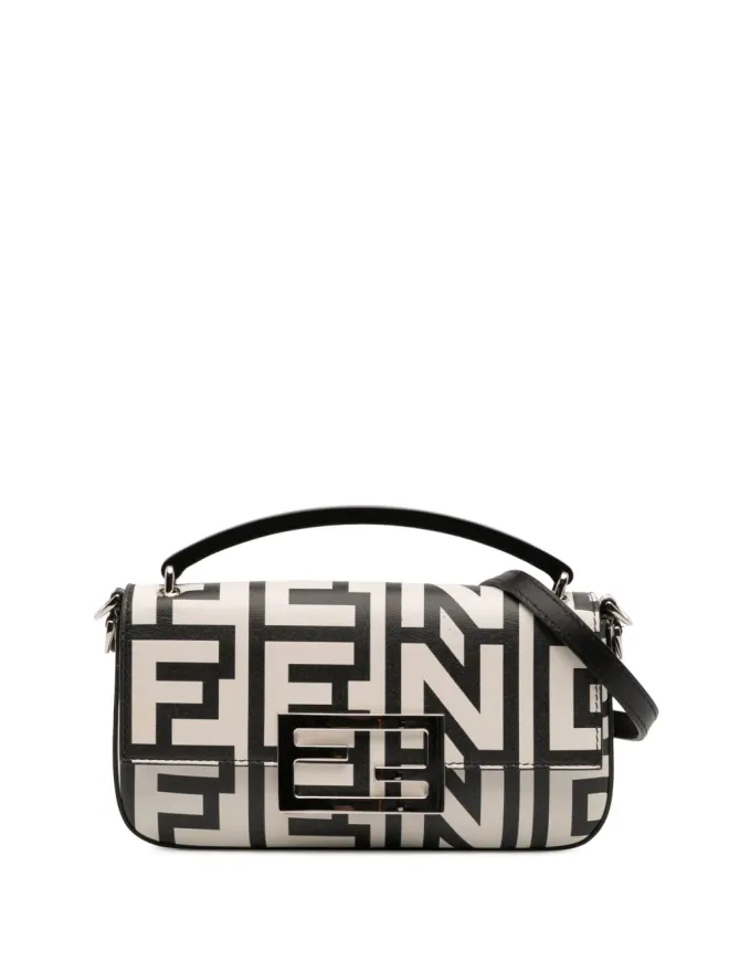 Fendi Pre-Owned Fendi Pre-Owned マークジェイコブス ナッパ ヴィテッロ キング ロゴ プリント バゲット ポーチ サッチェル ホワイトの商品画像