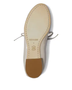 Bernardo 1946 タイ留めエラスティック バレエフラット - White - サムネイル4