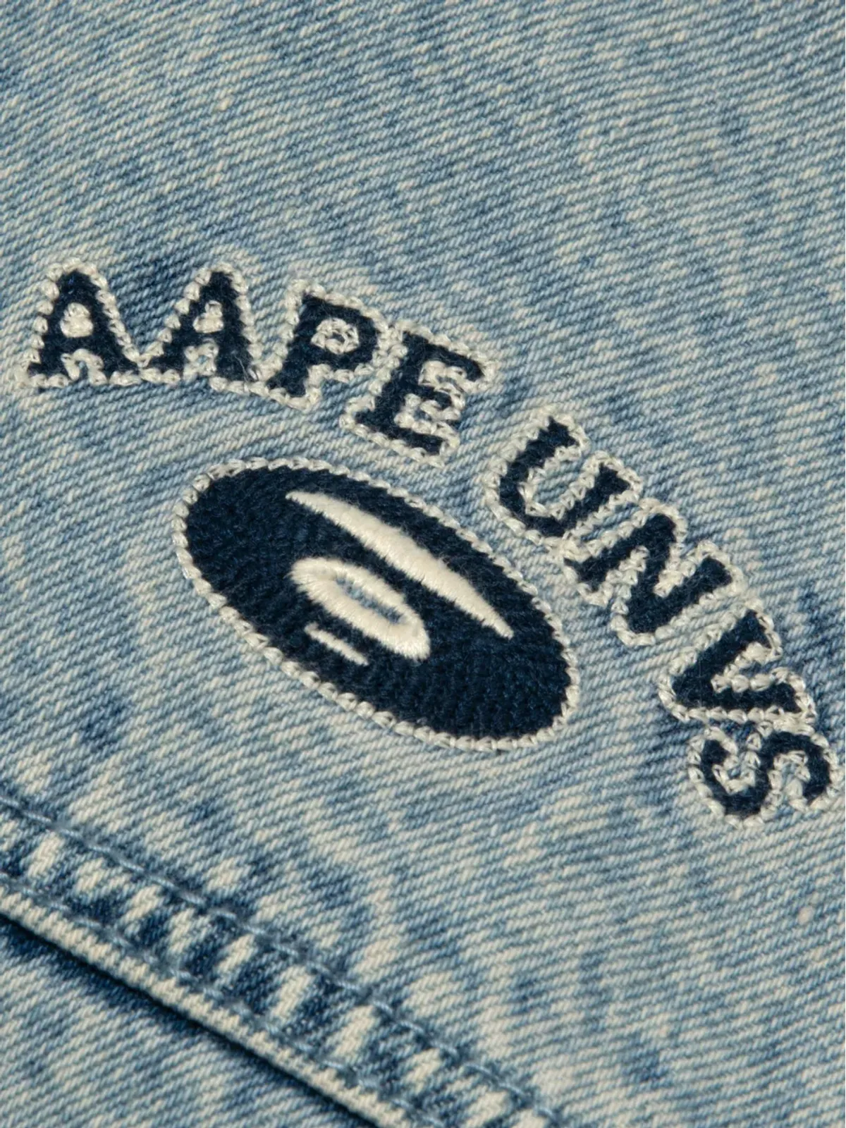 A BATHING APE® フード付きデニムジャケット ブルー - 画像5