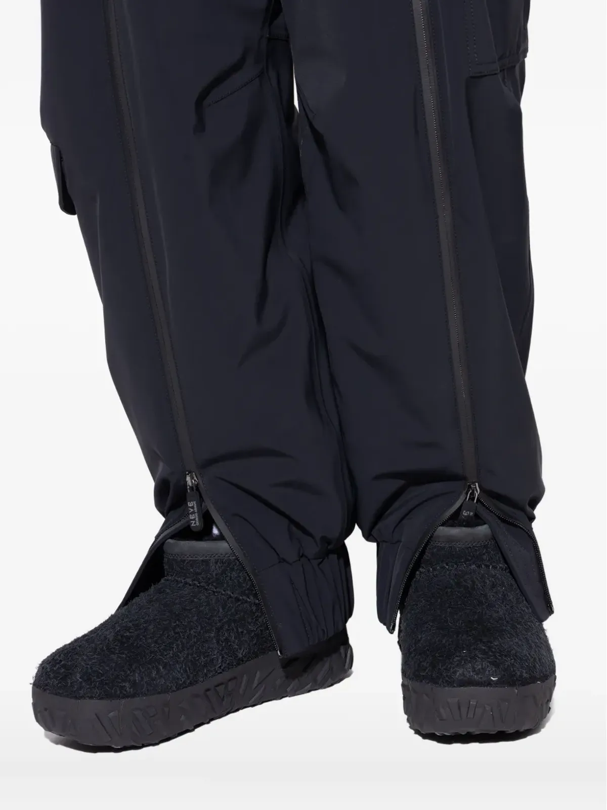 UGG Classic Ultra Mini Wrap textured sole boots - Black - 画像4