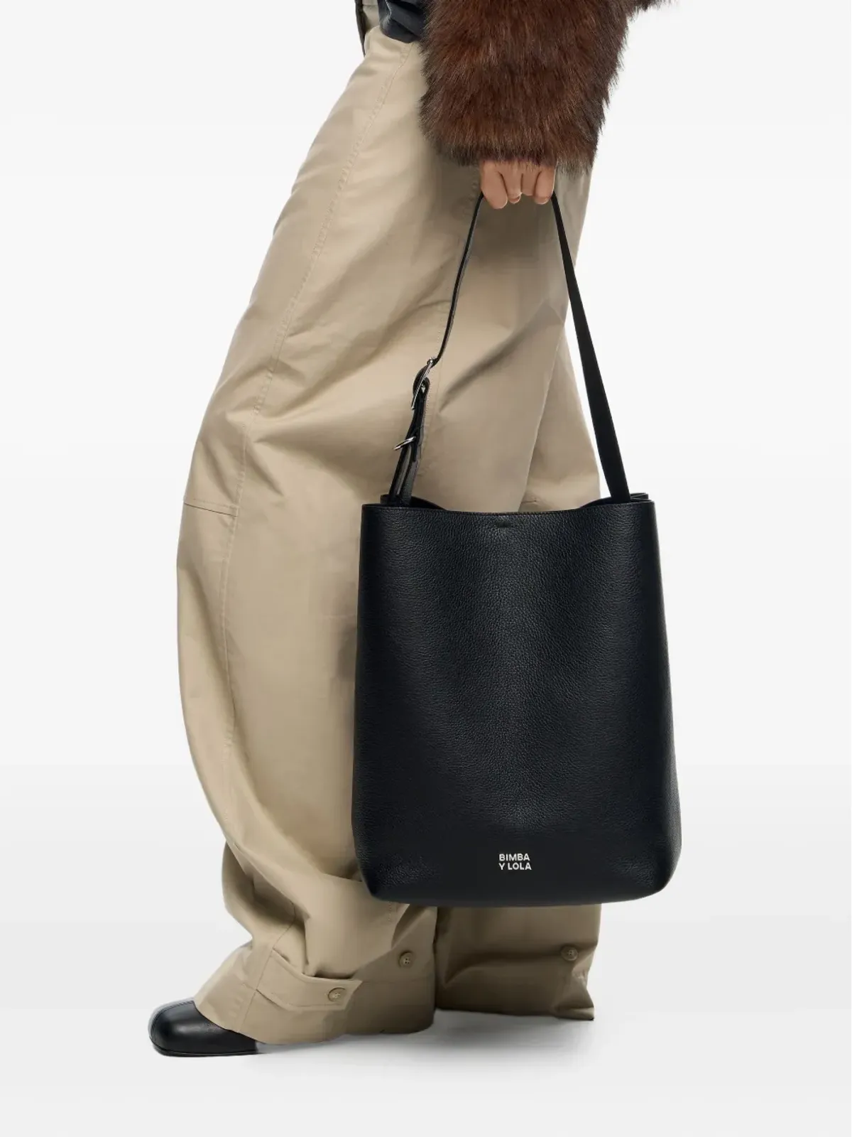 Bimba y Lola カルリーノ バックルディテール レザー ショルダーバッグ - 画像2