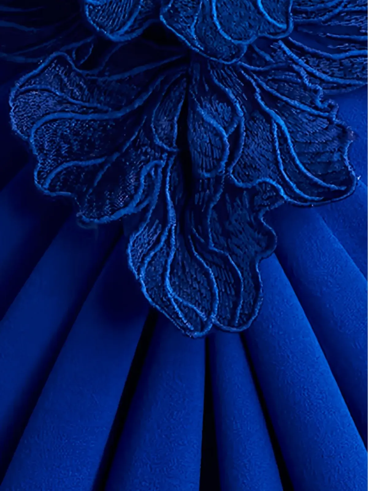 Tadashi Shoji ストラップレス花モチーフのジャンプスーツ - 画像5
