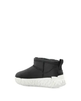 UGG クラシック ウルトラ ミニ ラップ テック ブーツ - サムネイル3