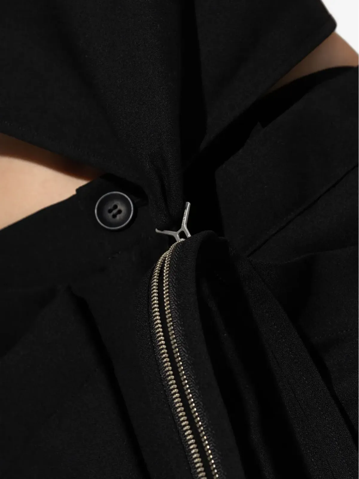 Issey Miyake タイバックストラップレストップ - 画像4