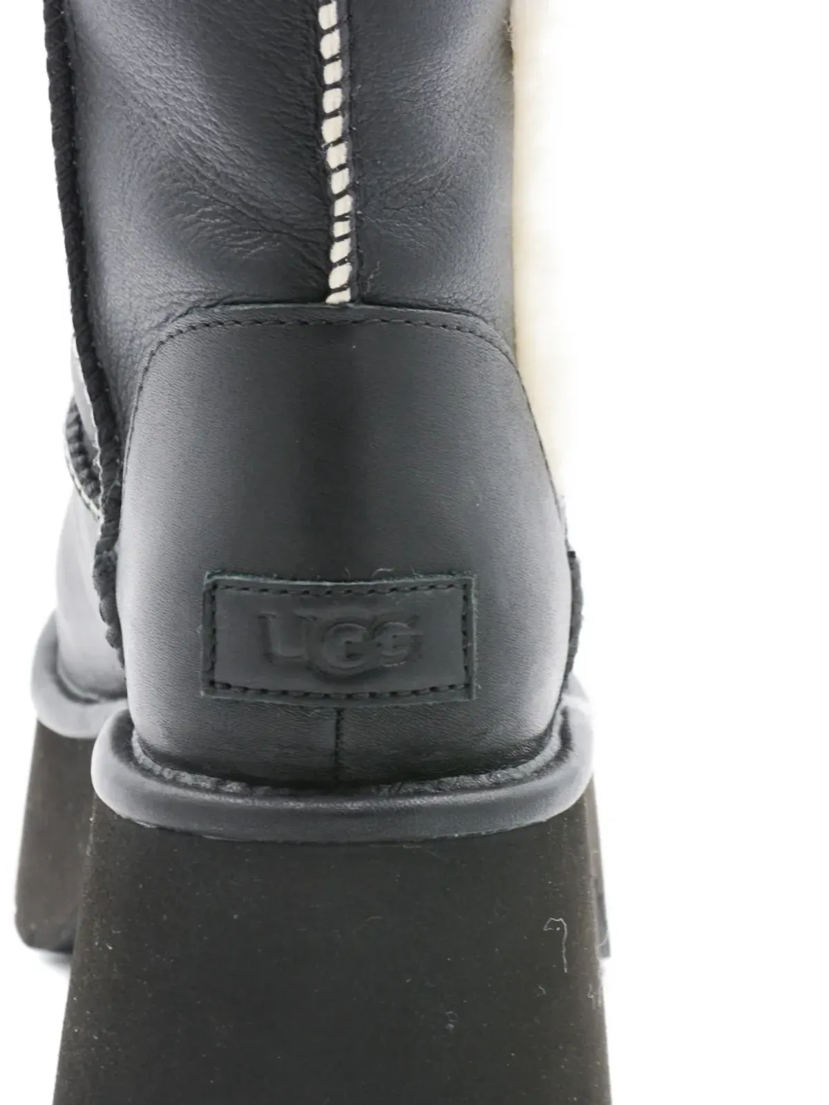 UGG プラットフォームファー付きレザーブーツ - 画像3