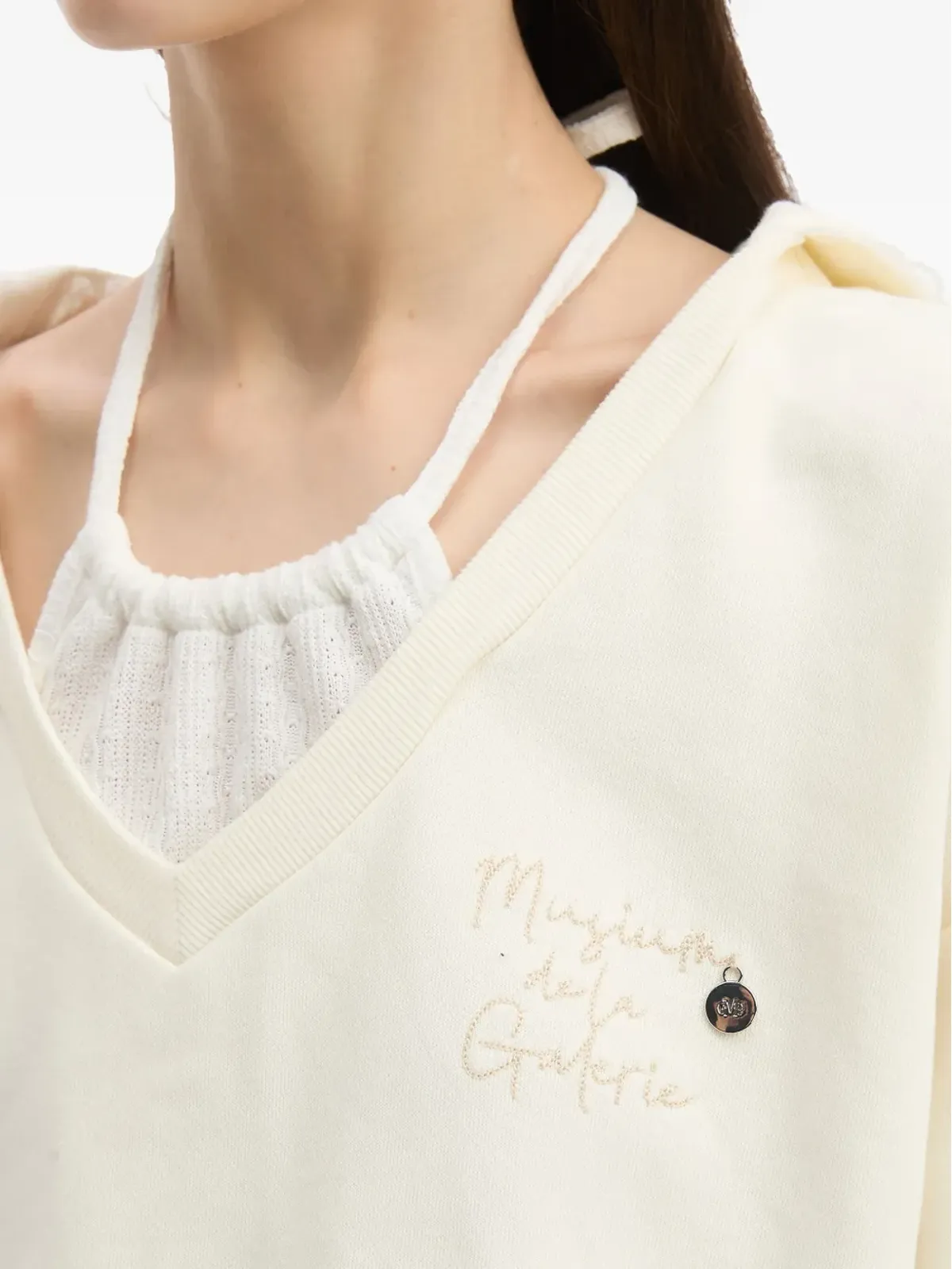 Musium Div. Vネック刺繍トップス（ホワイト） - 画像5