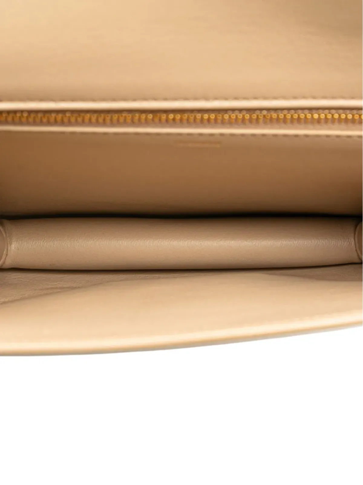 Celine Pre-Owned セリーヌ プリオウンド 2022 ティーン シャイニー カーフスキン トリオンフ ベサース クレア チェーン クロスボディバッグ - 画像5